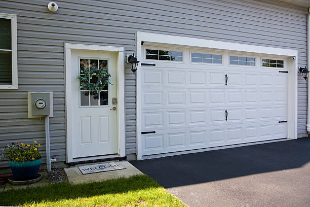 24/7 Emergency Garage Door Panel Replacement experts in Stark County County, ND